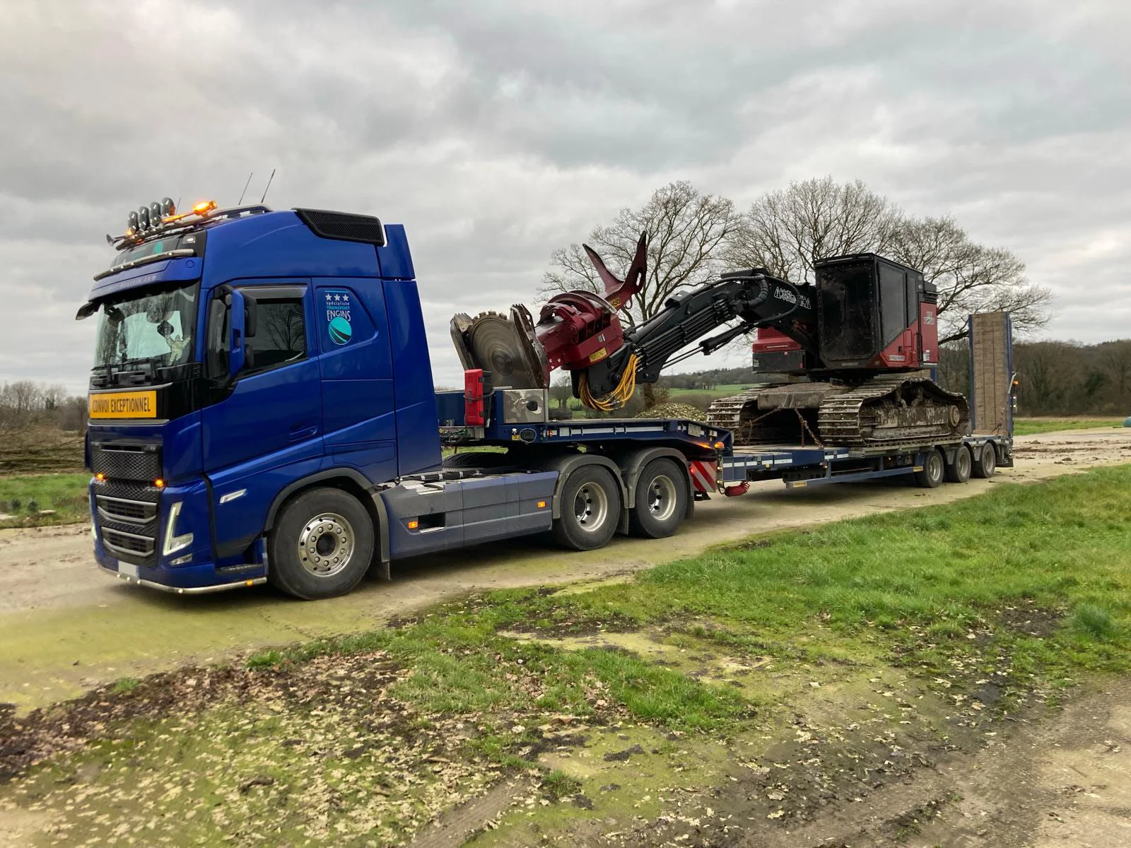 Transport Boussin Convoi Exceptionnel A Breal Sous Montfort En Bretagne Transport Boussin Convoi Exceptionnel A Breal Sous Montfort En Bretagne WhatsApp Image 2025 04 02 A 09.30.29 Ee5a2878